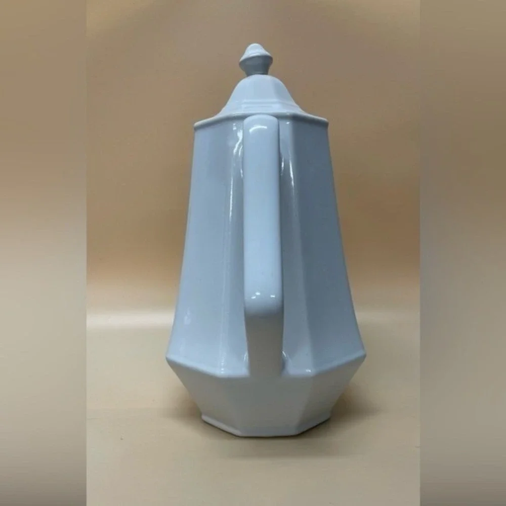 White Octagonal Ceramic Coffee Pot with Lid, Vintage Farmhouse Style Pitcher